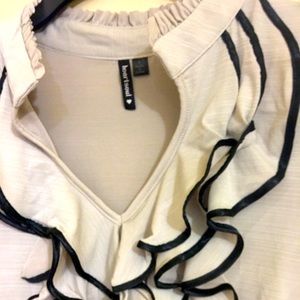 Cute top by heartsoul short sleeves